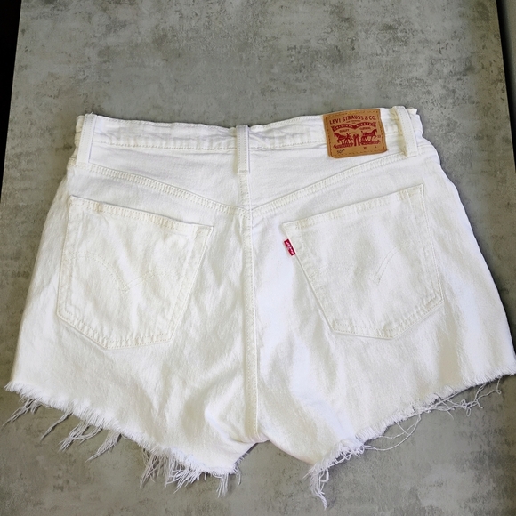 Levi's 501 Distressed Denim Shorts Womens 31 Waist White Button Fly 2" Inseam - Picture 4 of 12